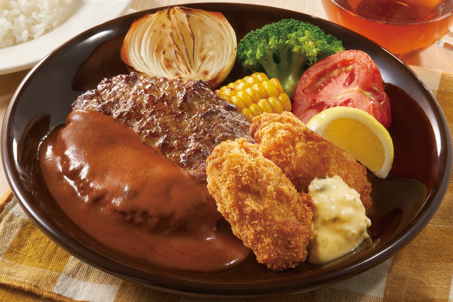 タスマニア島ビーフ100％ハンバーグ＆広島産牡蠣フライ