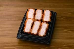 「三元豚の厚切りロースカツ」（430円）