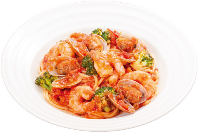 「エビとアサリのトマトパスタ」（759円）