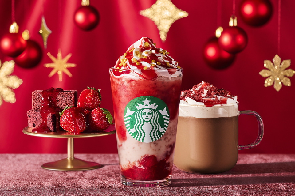 スターバックス「ホリデーシーズン2022」、真っ赤な見た目でブラウニー