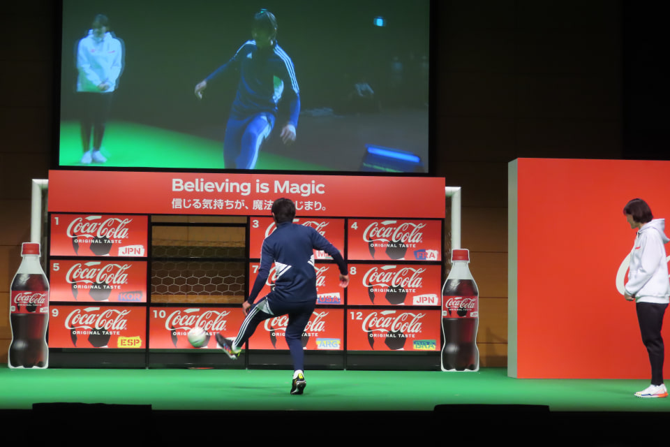 コカコーラ　ビッグタオル  FIFAワールドカップ カタール　2022 コカ・コーラ - FIFAワールドカップ カタール 2022 コカコーラ