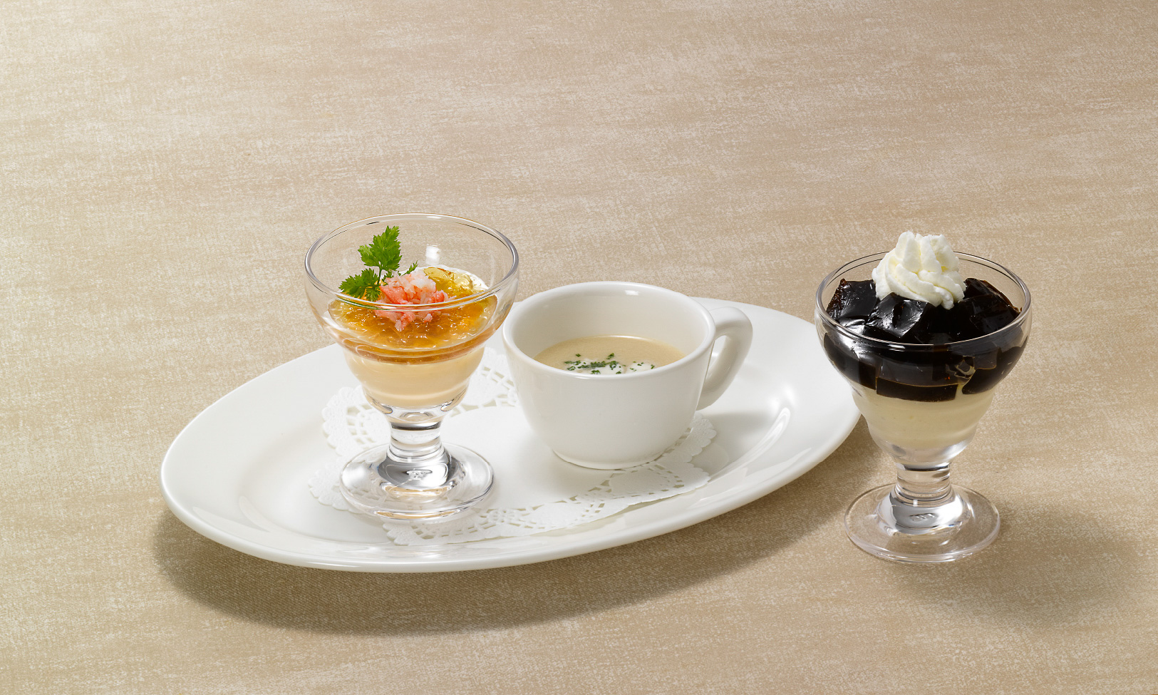 「冬のごちそうセット」（671円）