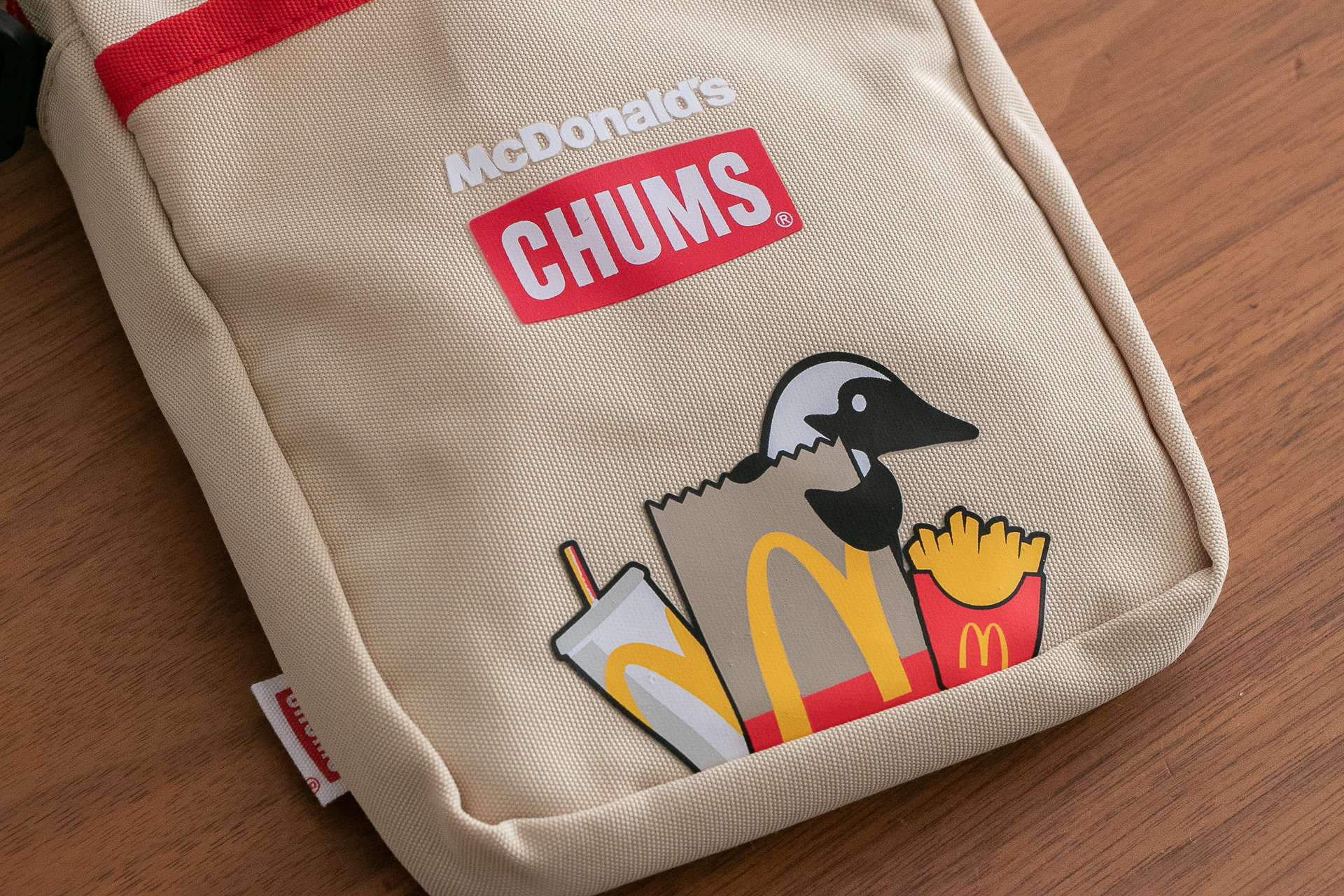 マクドナルドとCHUMSのコラボアイテムにはチャムスのアイコン「ブービーバード」の姿が