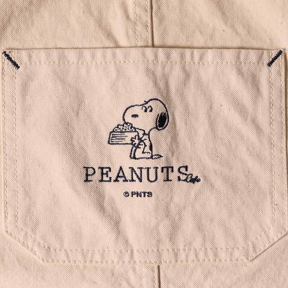 スヌーピーを刺繍したエプロン、PEANUTS Cafe オンラインショップで