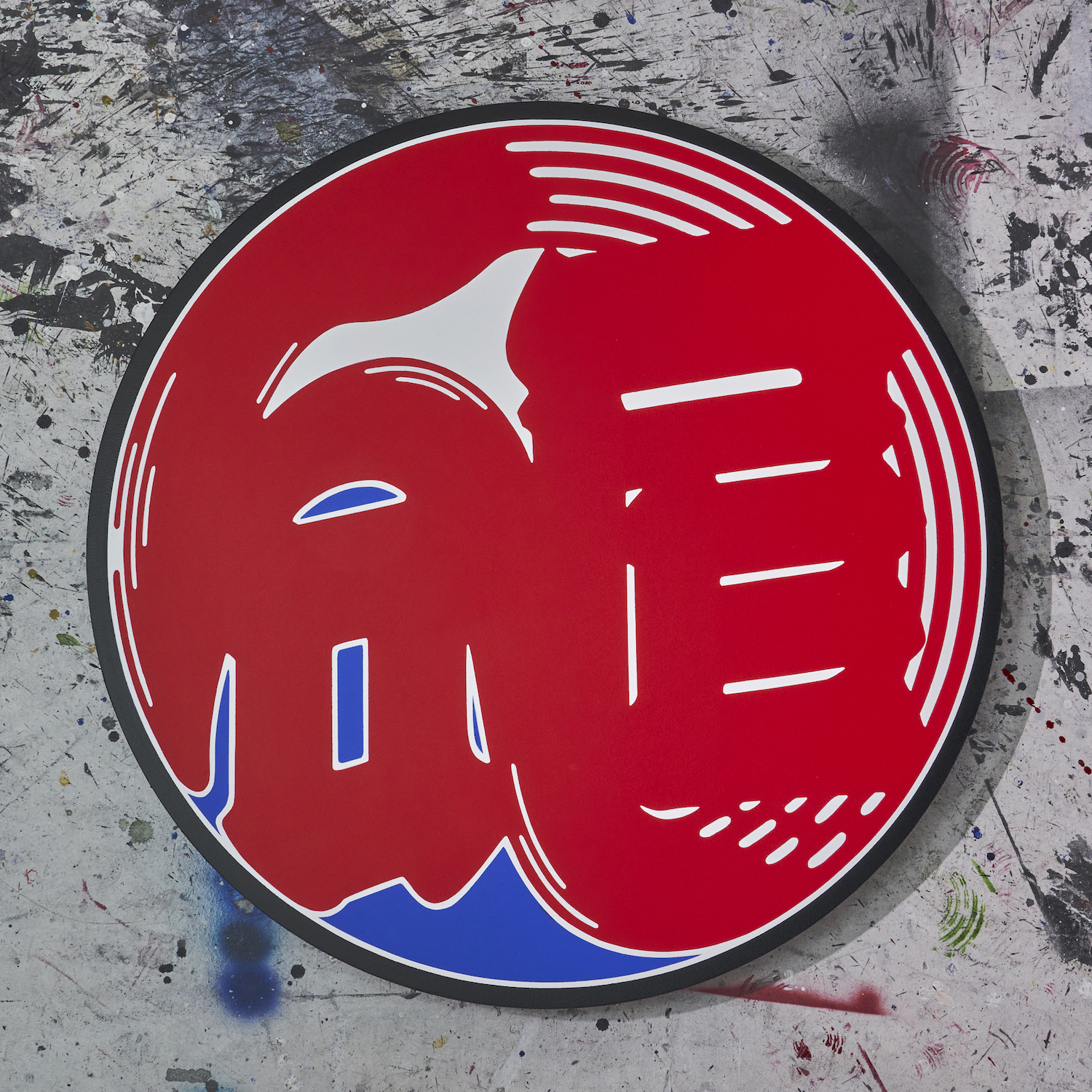 SNEAKERWOLFは、アルファベットを組み合わせた江戸文字をポップアートやグラフィティアートのテクスチャーを用いて表現した作品シリーズ「Kanji-Graphy/カンジグラフィ」シリーズで人気を獲得してきた