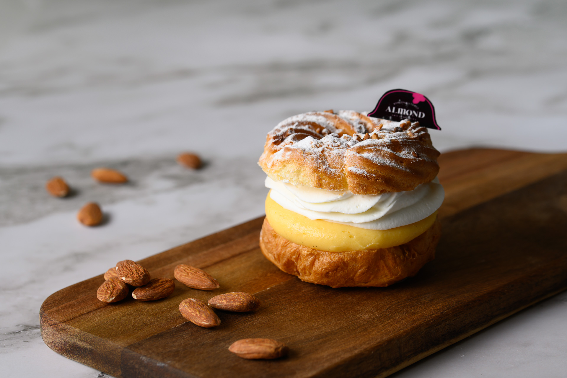 アマンド東京「リングシュー」