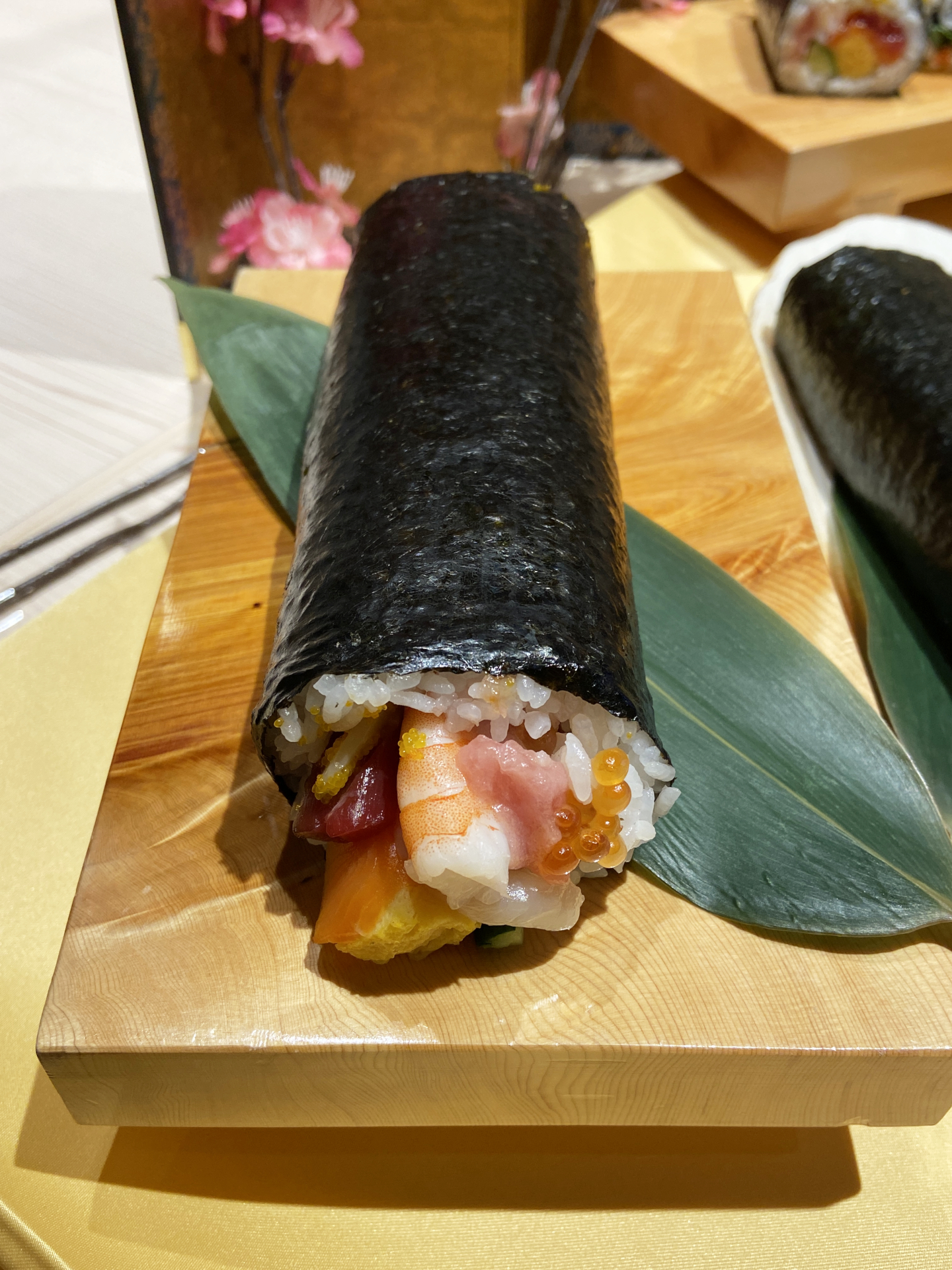 「特上海鮮幸運巻」（1980円/小 1050円）