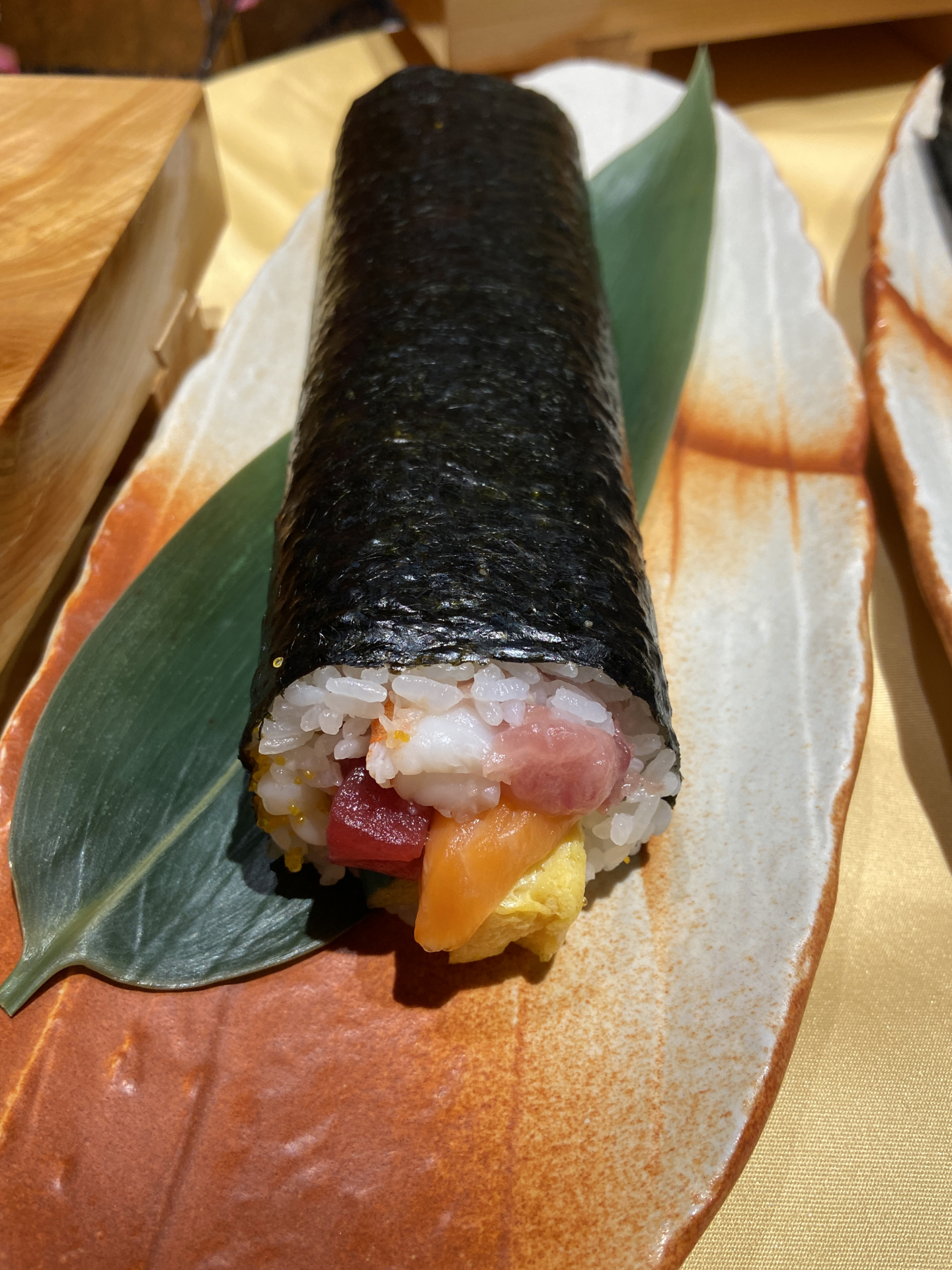 「海鮮幸運巻」（1400円/小 750円）