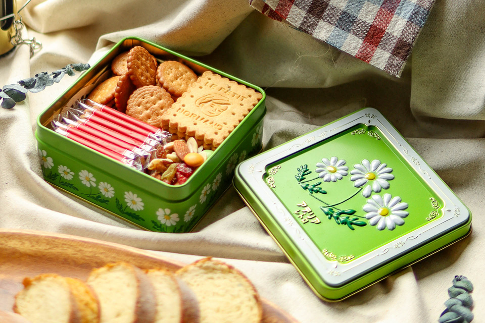 昭和レトロ　茶葉入れ　葉っぱケース　保存缶　海苔缶　当時物　デッドストック　希少 レトロな雰囲気が“昭和カワイイ”「アデリアレトロ キャニスター缶＜野