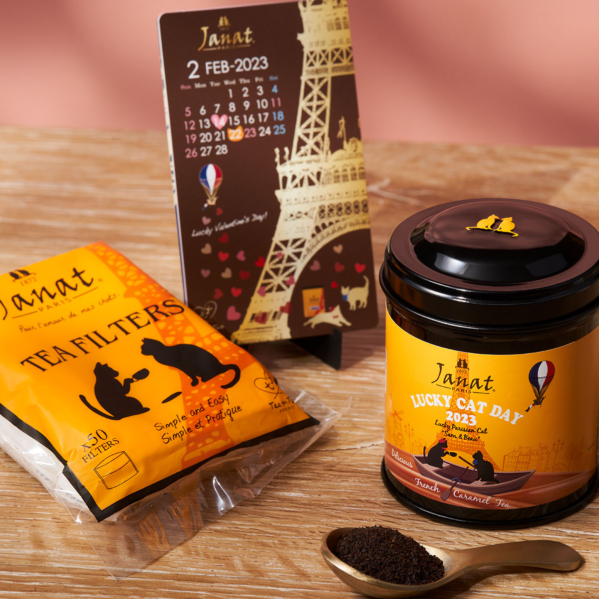甘い香りが魅力の「ジャンナッツ キャラメルティー」と「ティーフィルター」、「オリジナルカレンダー」
