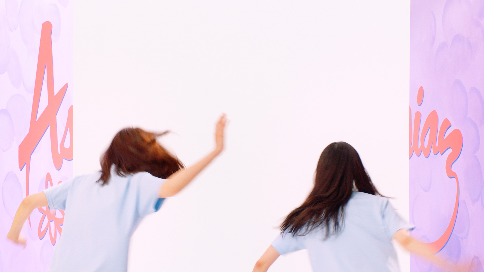 西野七瀬さん＆飯豊まりえさんが「アジアのジューシー」を歌うCMとMVが完成