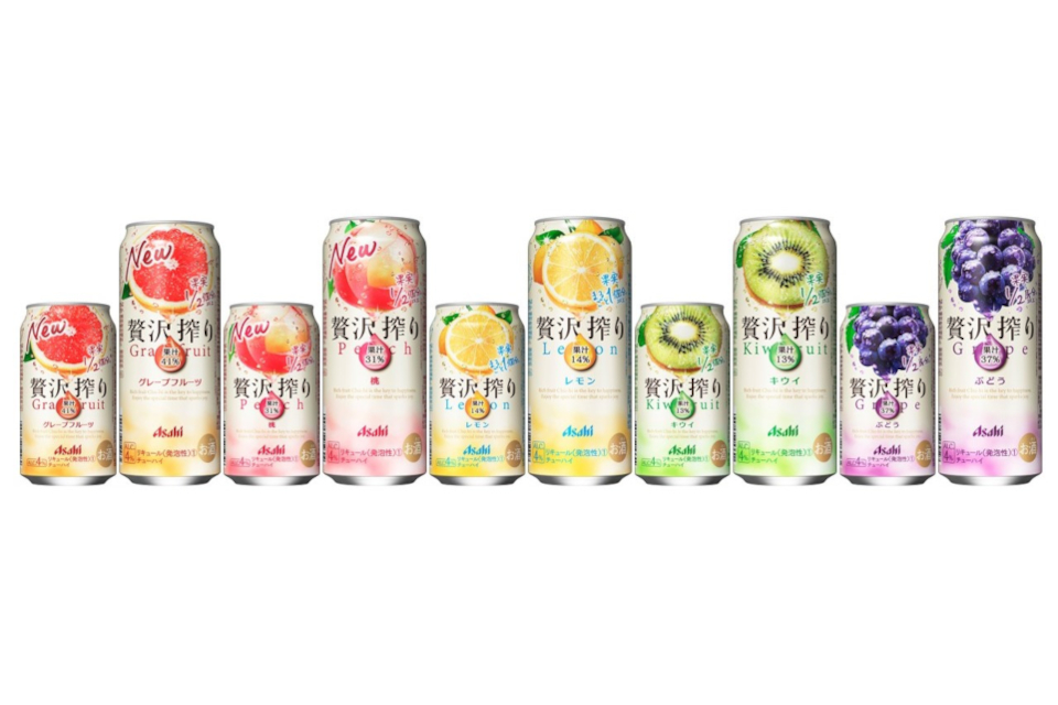 左から「アサヒ贅沢搾り」グレープフルーツ、桃、キウイ、レモン、ぶどう