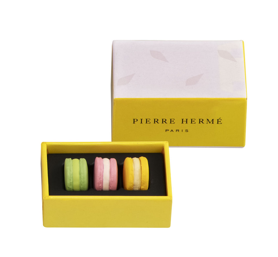 ピエール・エルメ・パリ」のスイーツがミニチュアになって“ガシャポン