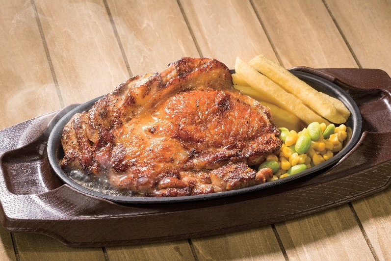 「チキテキ スパイス焼き」（通常824円～934円）