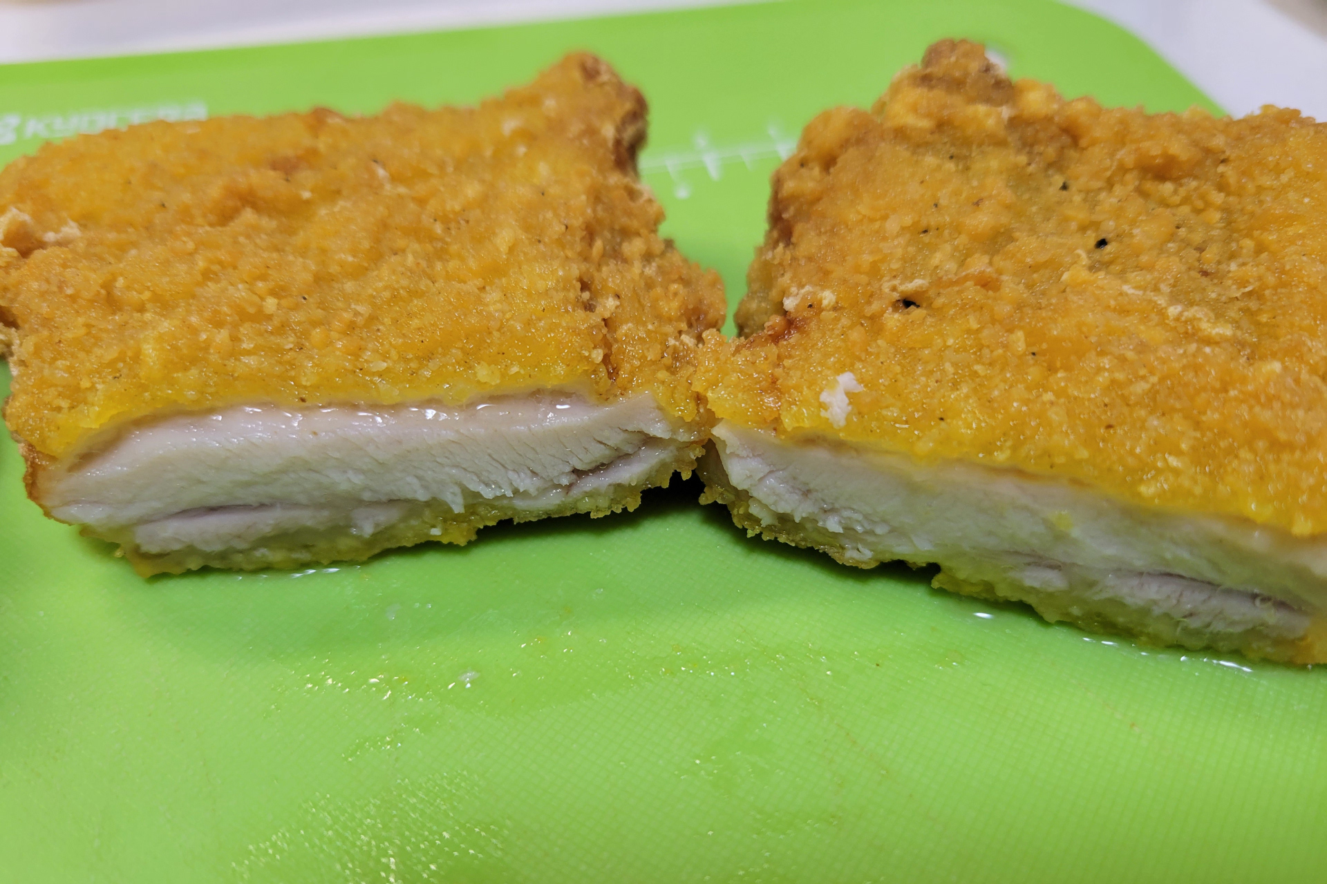 ファミチキ（サワークリーム＆オニオン味）