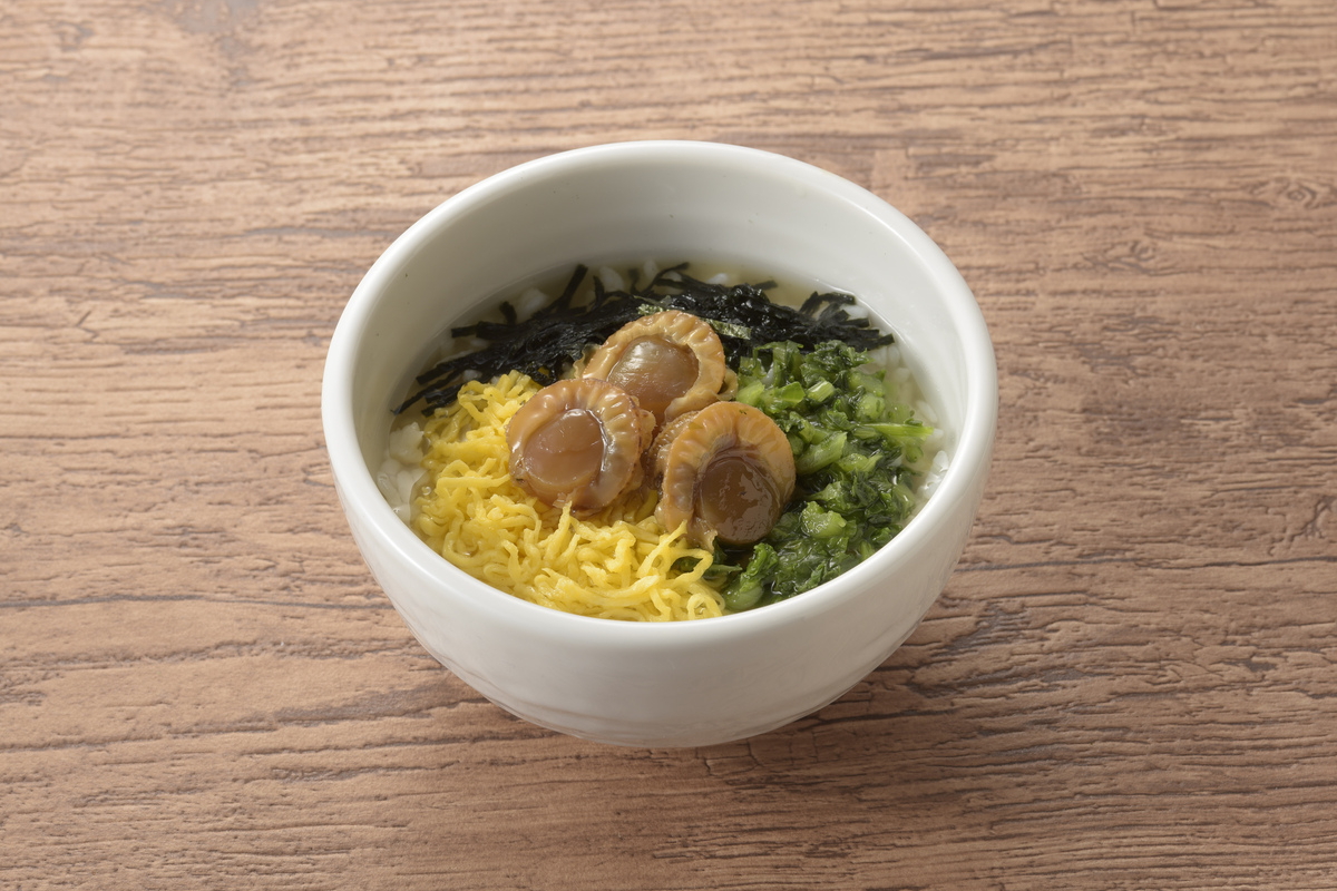 「陸奥湾産ほたて照り煮のだし茶漬け」（397円）