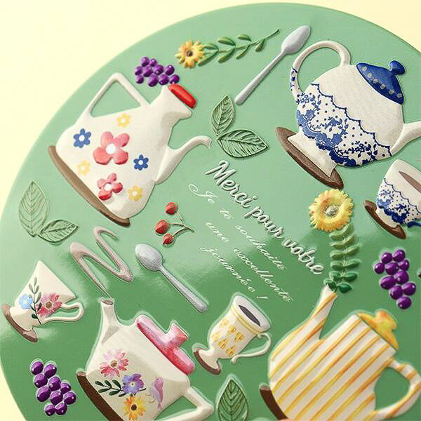 カルディ「ティータイムクッキー缶」（グリーン/ピンク）