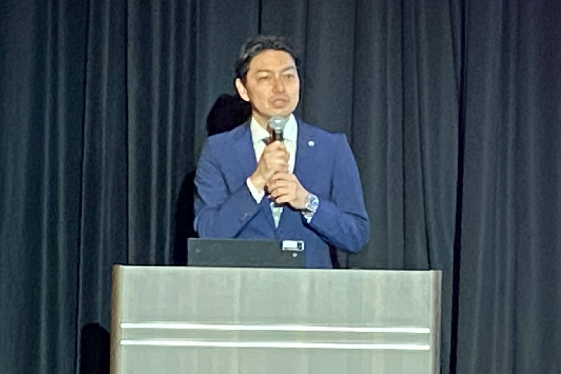 ネスレ日本 株式会社 コンフェクショナリー事業本部 インツーホーム マーケティング部 部長 村岡慎太郎氏