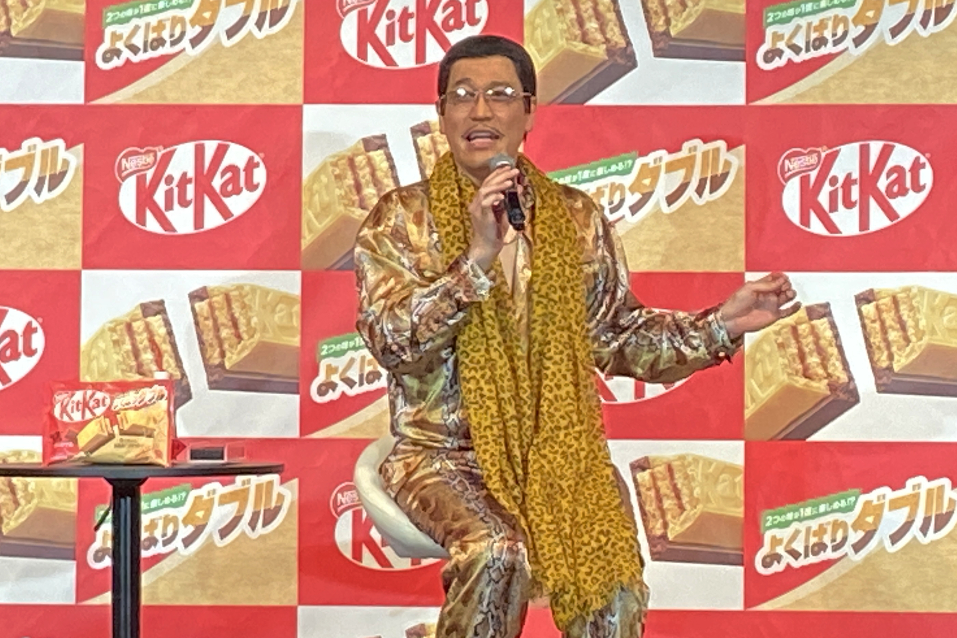 軽快なトークで笑わせにくるピコ太郎さん