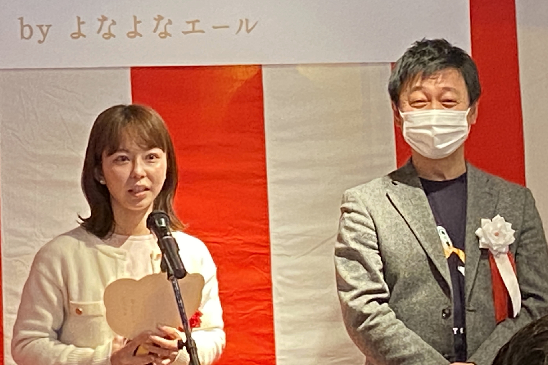 「今日は我が子の成長をつまみにお酒を楽しんでいきたいと思います」との卒業生答辞