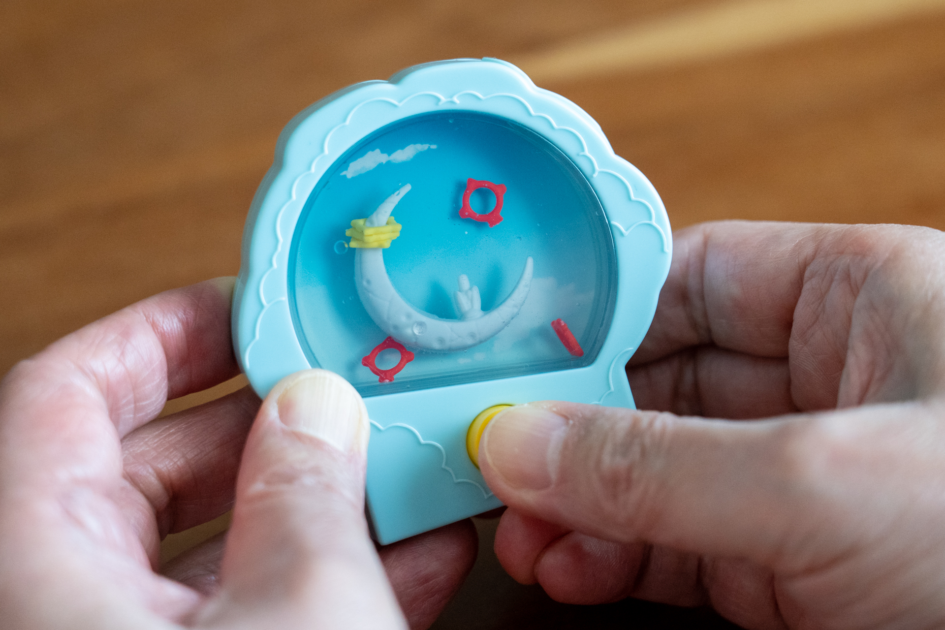 黄色いボタン（これも鈴型！）を押してリングを飛ばす