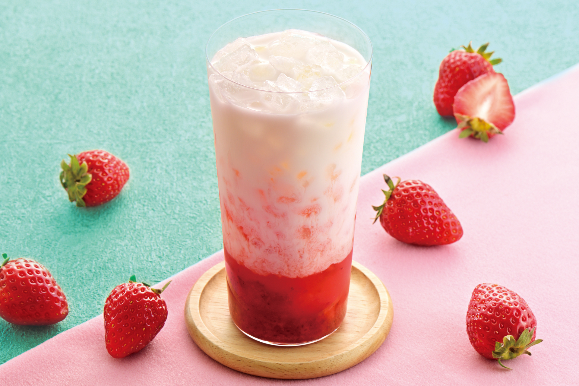 カフェ・ド・クリエ「果肉入りのまろやか苺ラッシー」