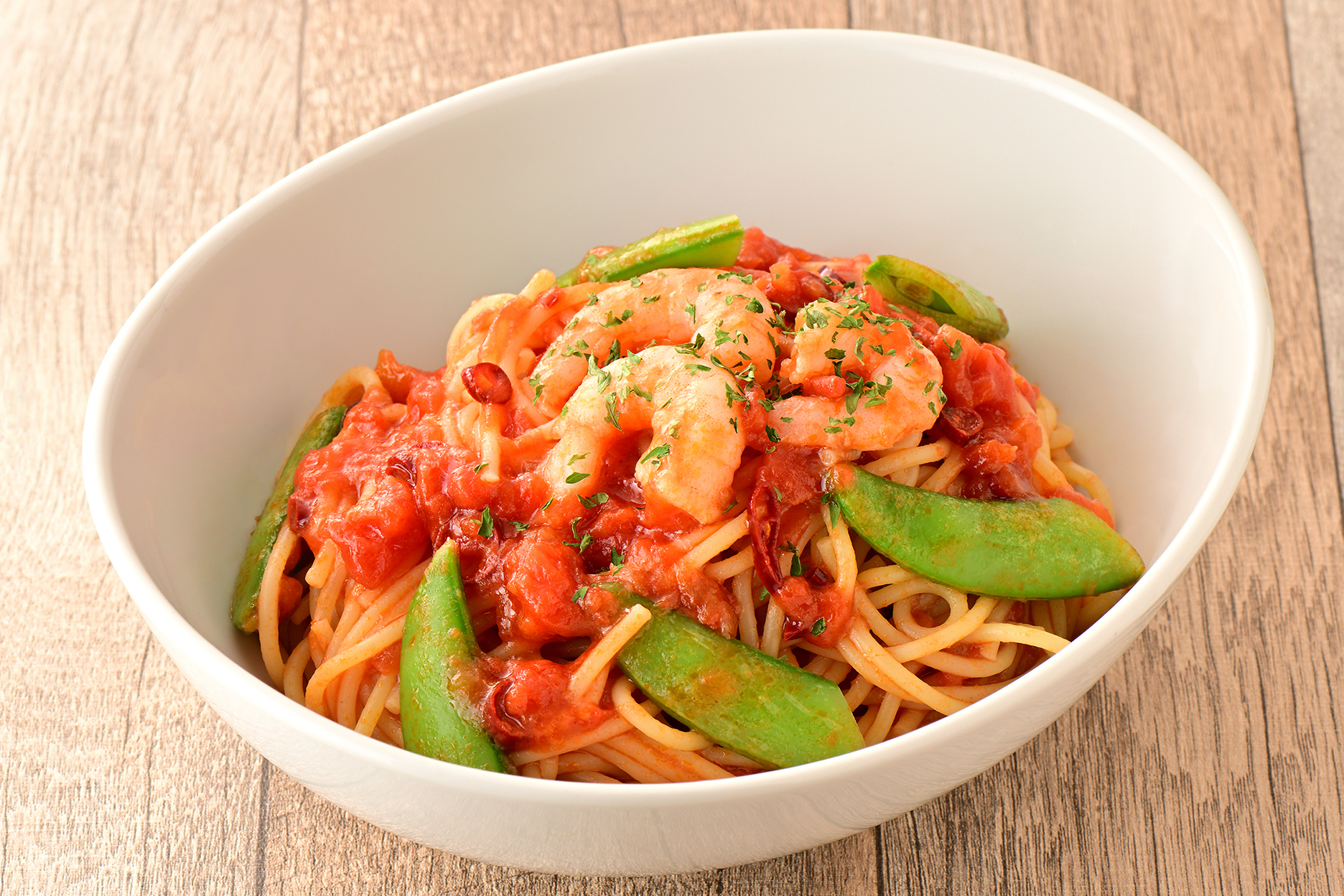 「パスタ 海老とスナップえんどうのピリ辛トマトソース」（790円～）