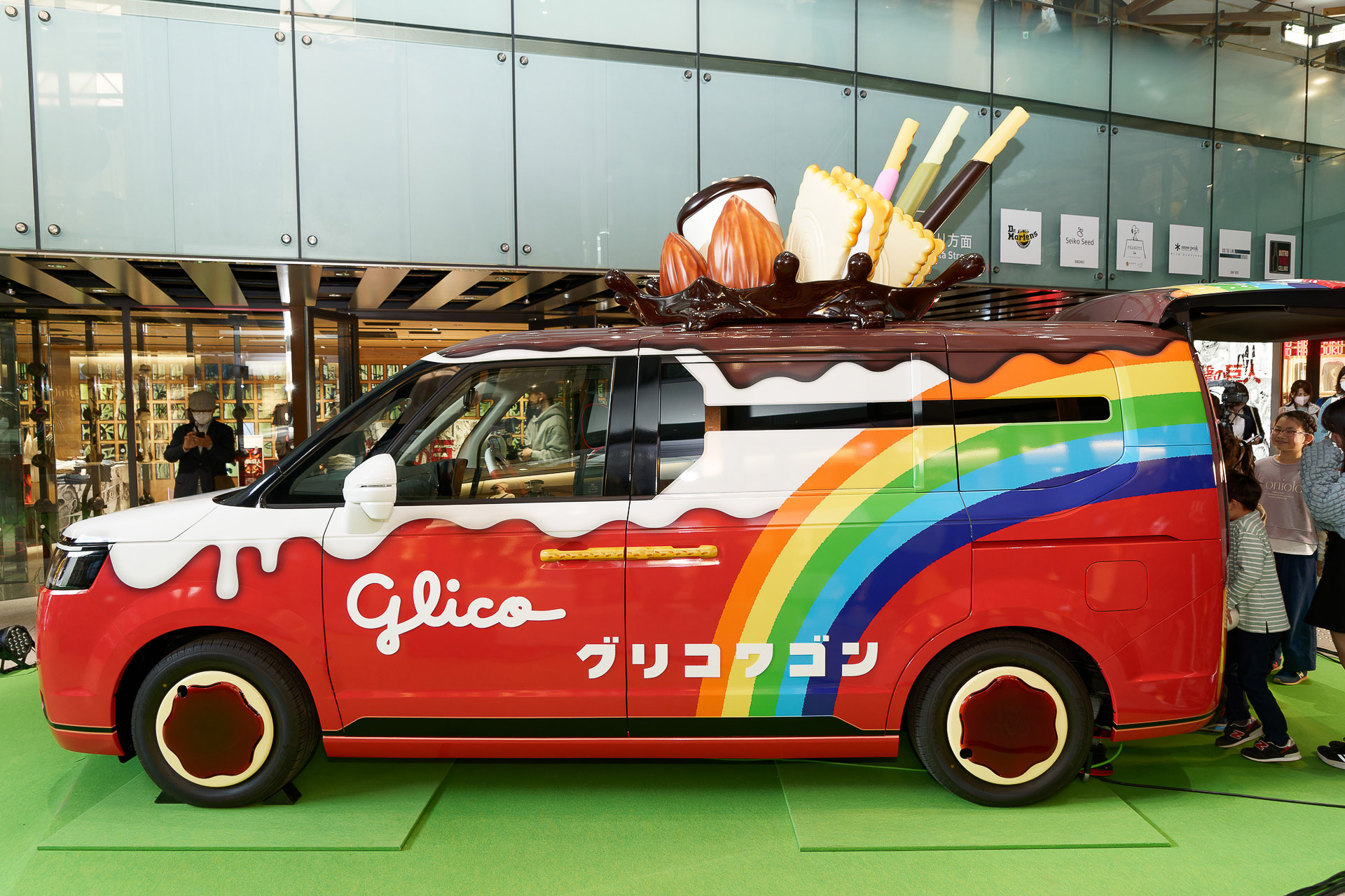 2代グリコワゴン、サイドから