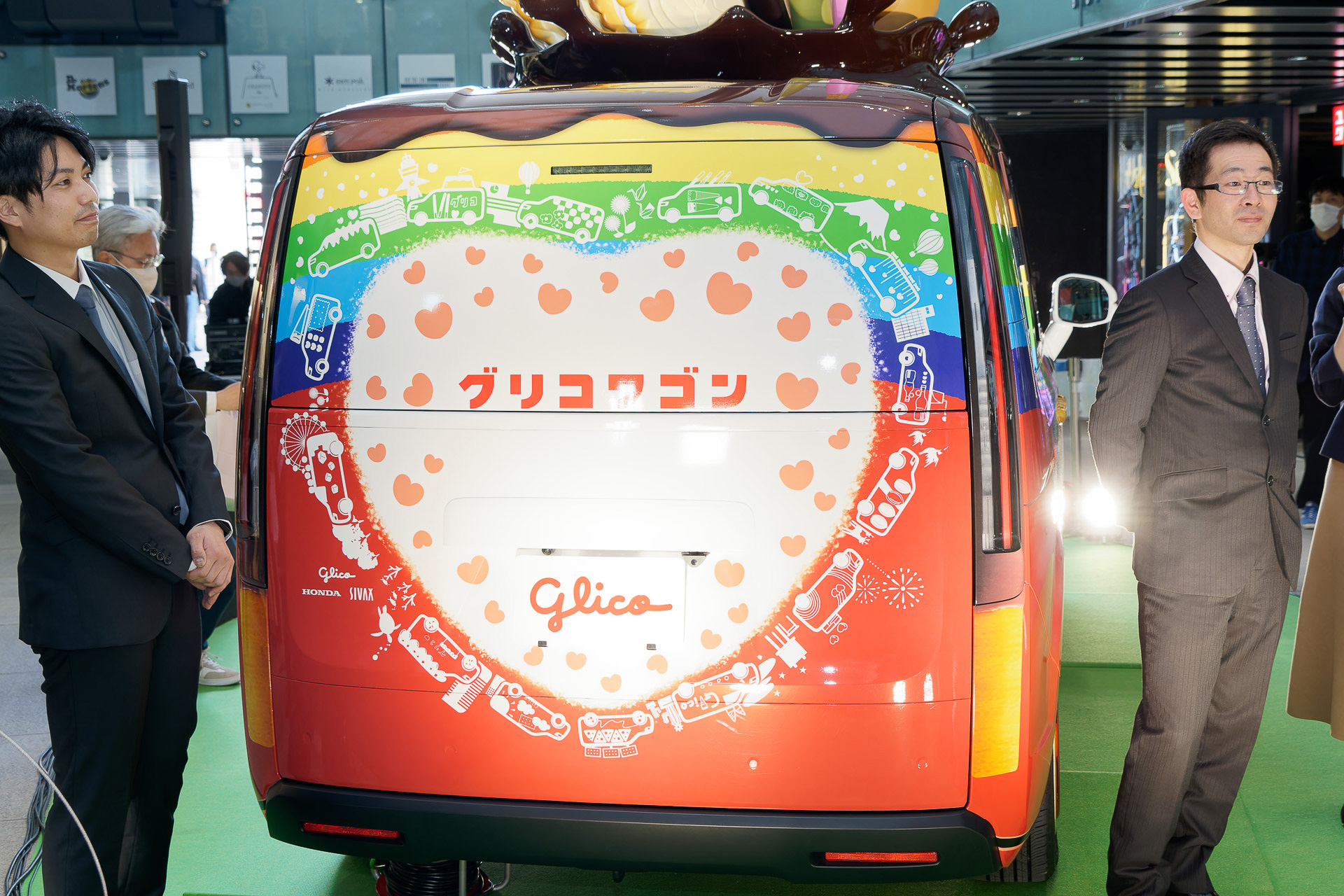 リアゲートにはハートが描かれている