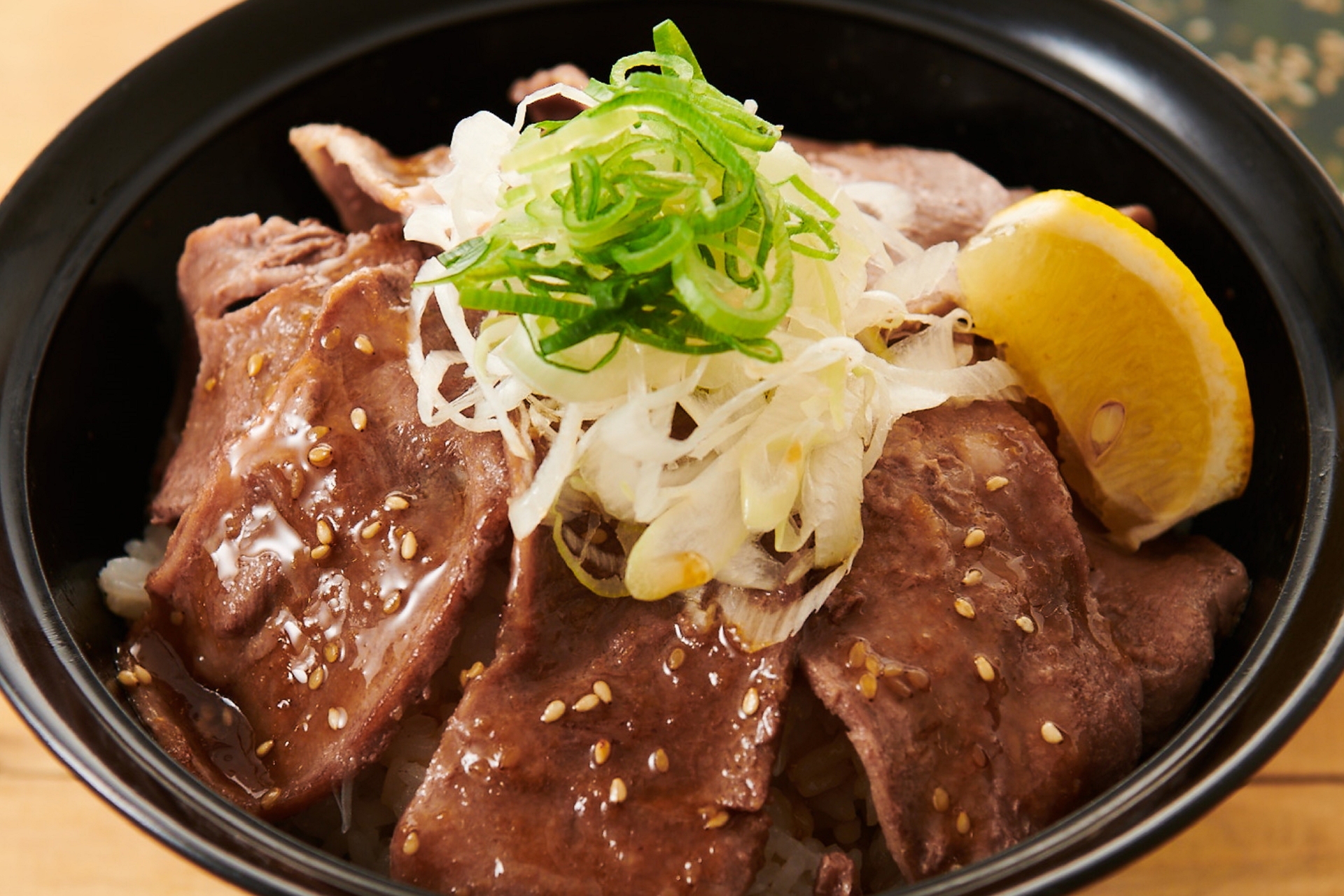 ねぎ塩豚タン丼