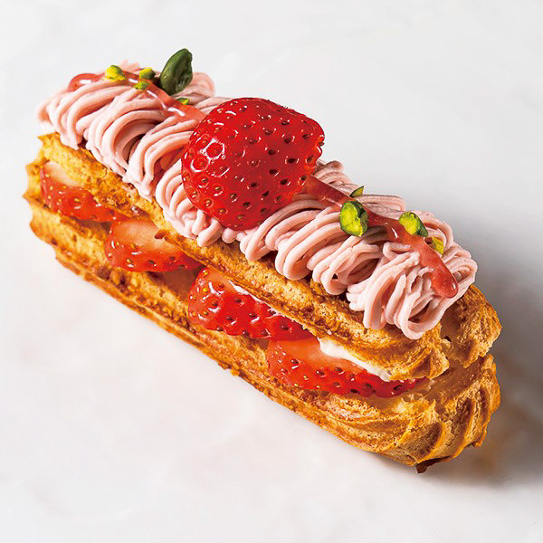 うらかわ菅農園「高島屋限定 春いちごと桜のエクレール」（1個531円・5月10日～16日）