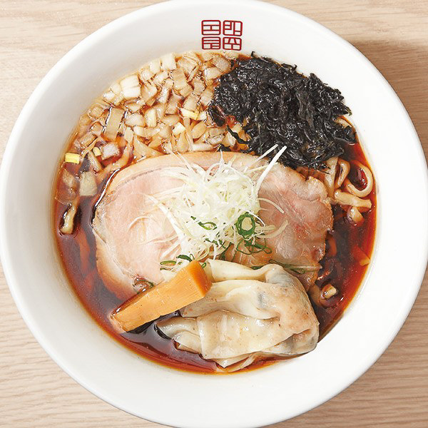 中華そば 色即是空「淡麗 醤油（わんたん入）」（1人前1100円・5月10日～16日）