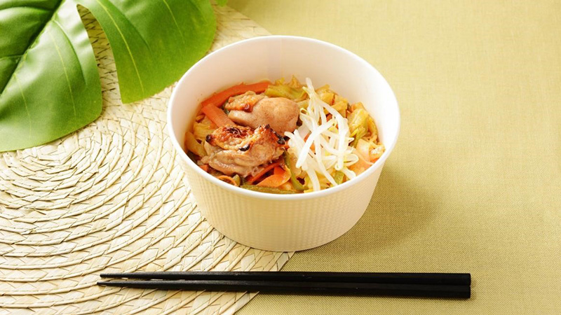 チキンチャウミン（ネパール風焼そば）