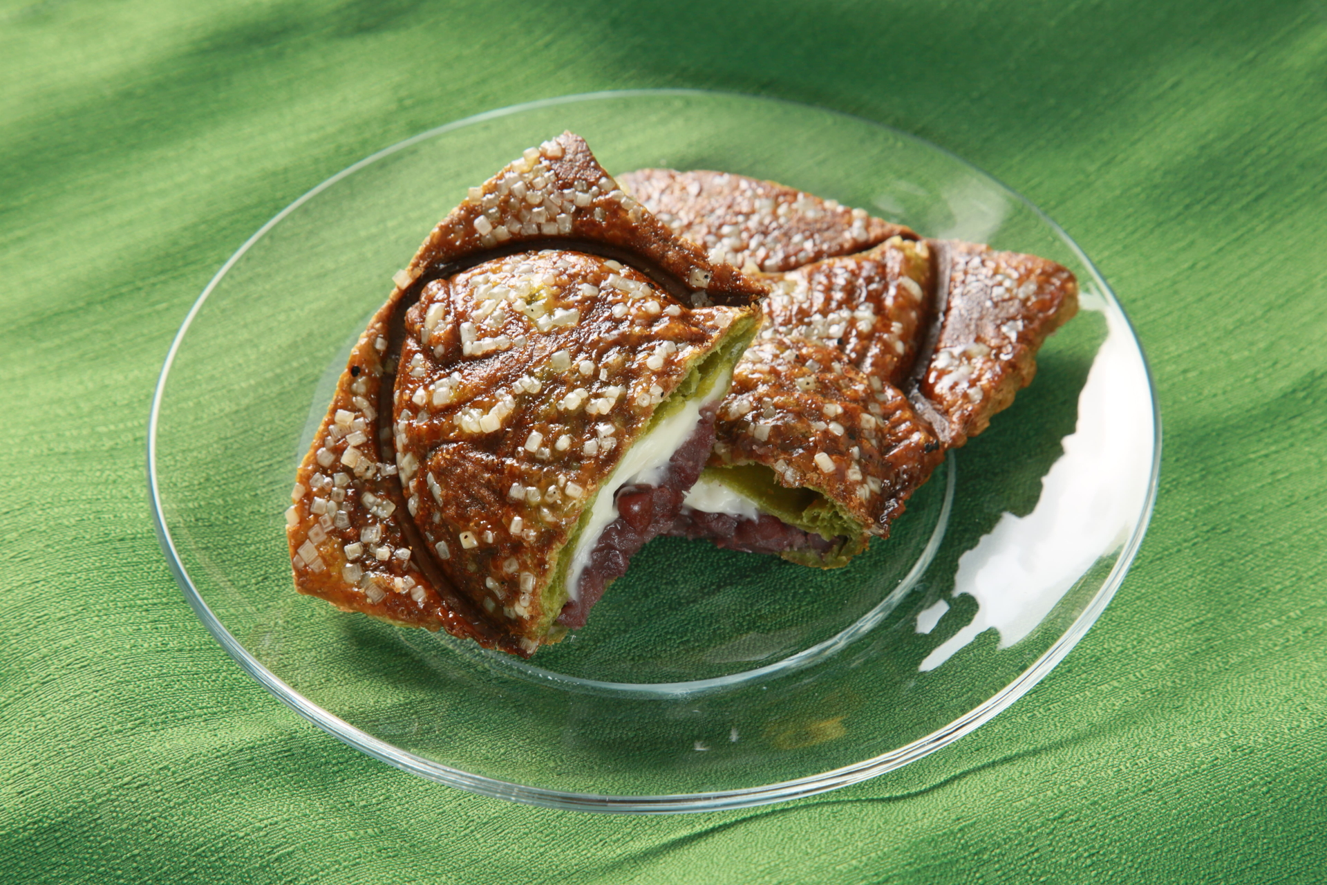 「クロワッサンたい焼 抹茶＆ミルク」（270円）