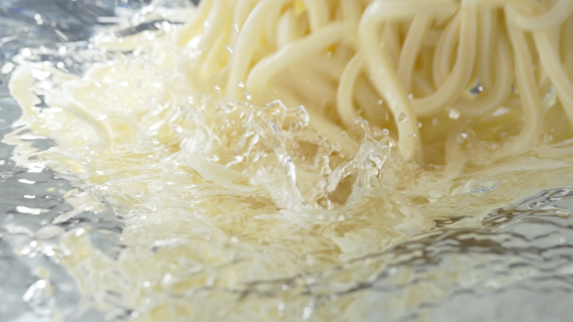 打ちたてだからこそ味わえる、抜群ののどごしとコシ