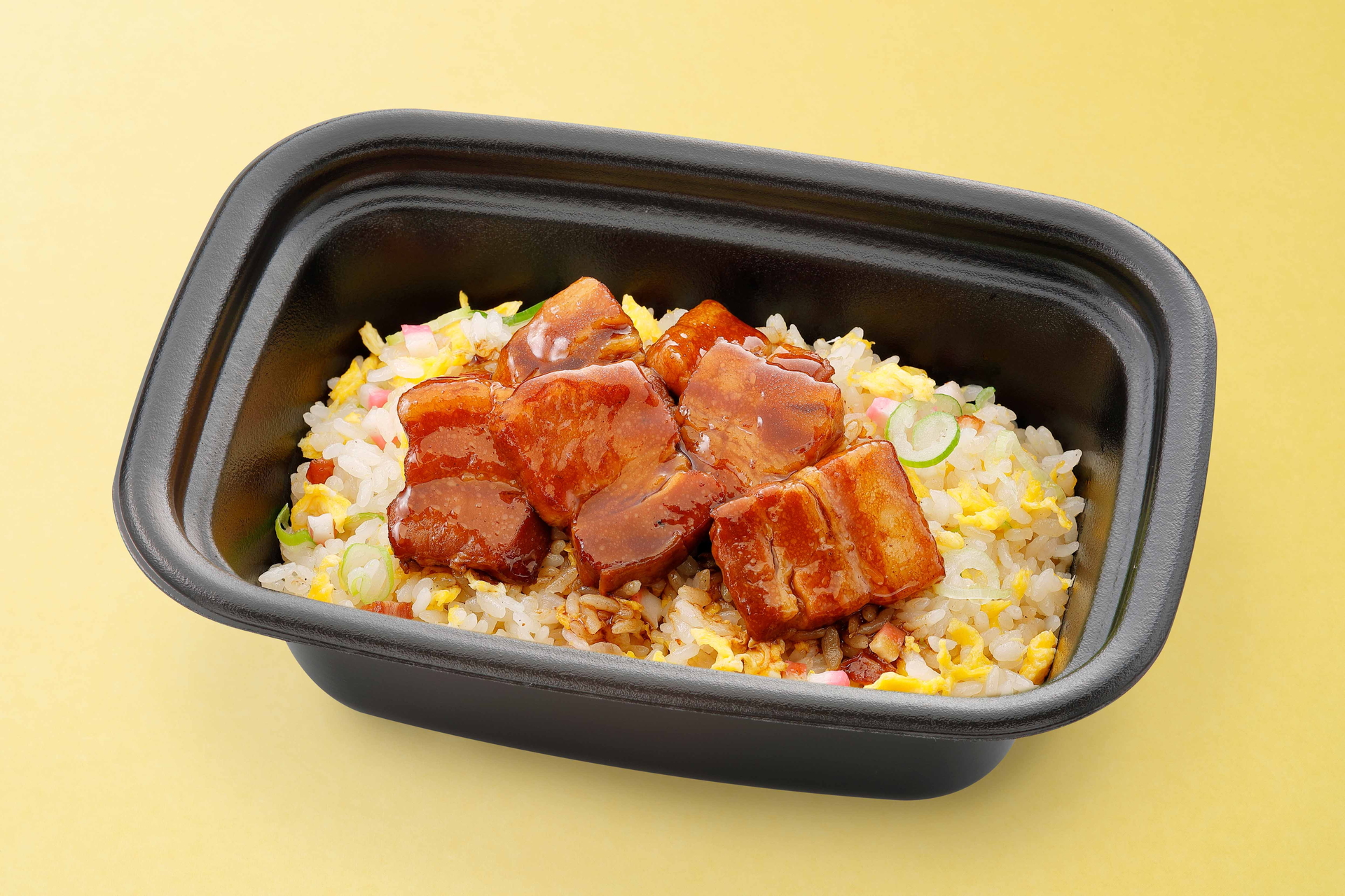 持ち帰り「ルーローチャーハン」（864円）