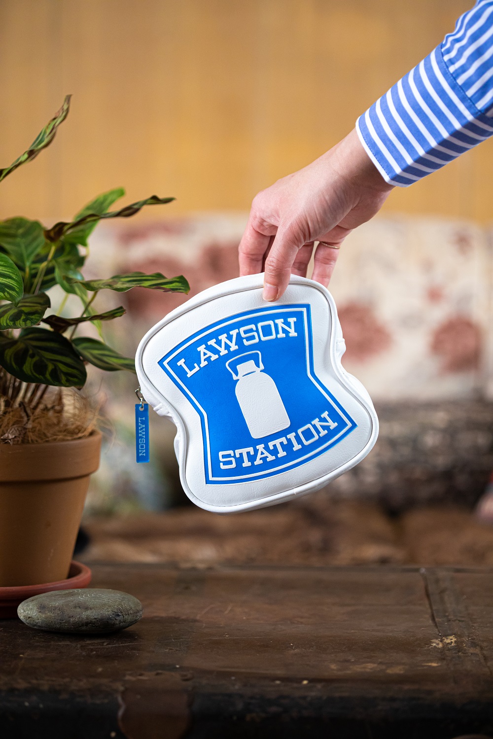 ローソンの看板そのまんまポーチ ver.