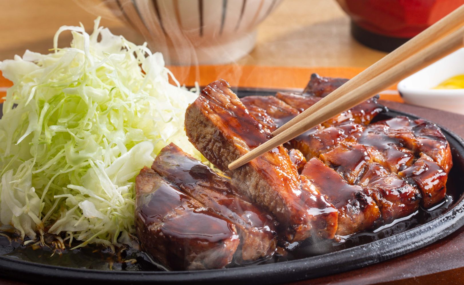 大戸屋「炭火焼き鉄板トンテキ」