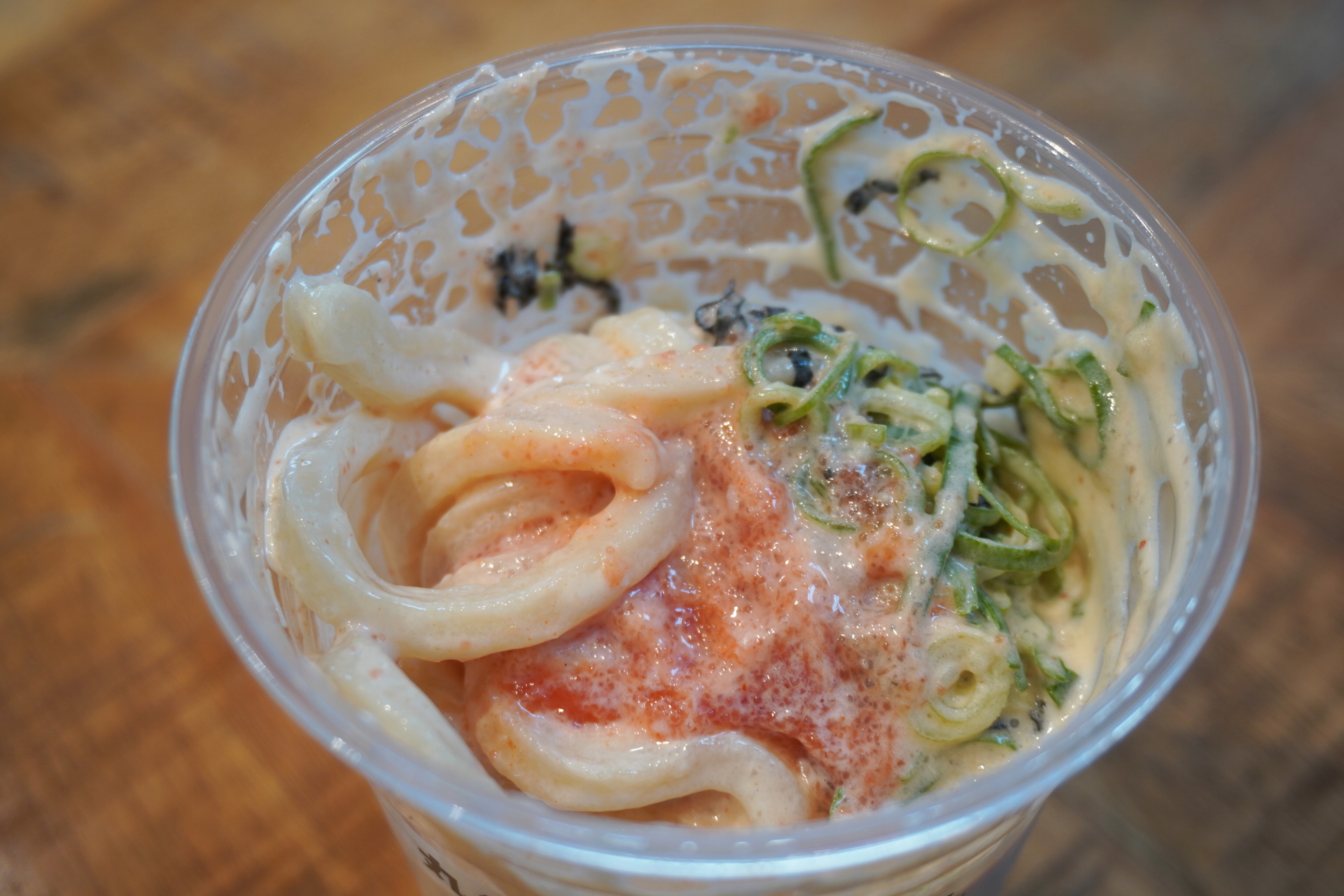 振ることで簡単に具材がすべて混ざる