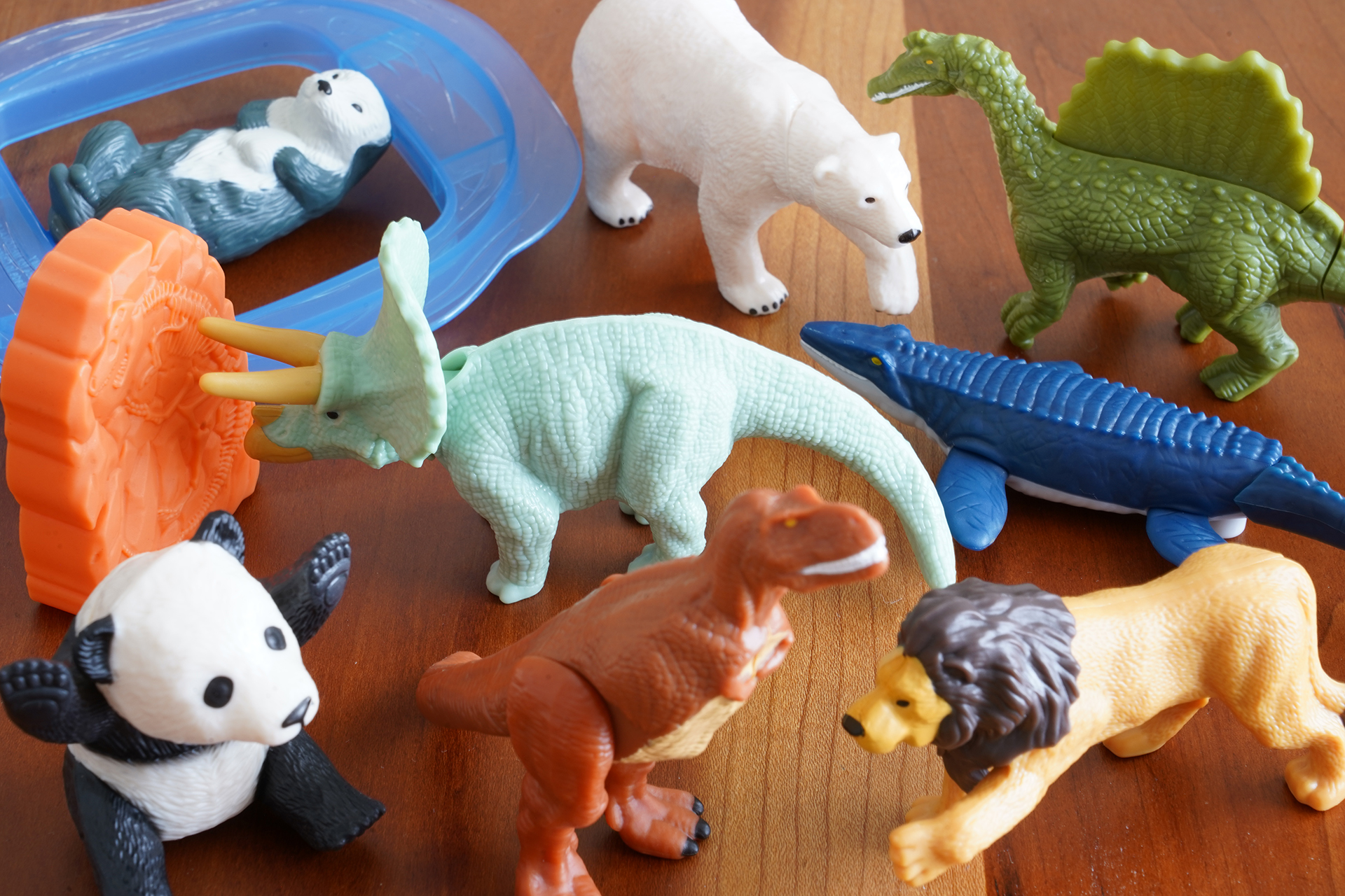 手のひらサイズの動物フィギュア「アニア」