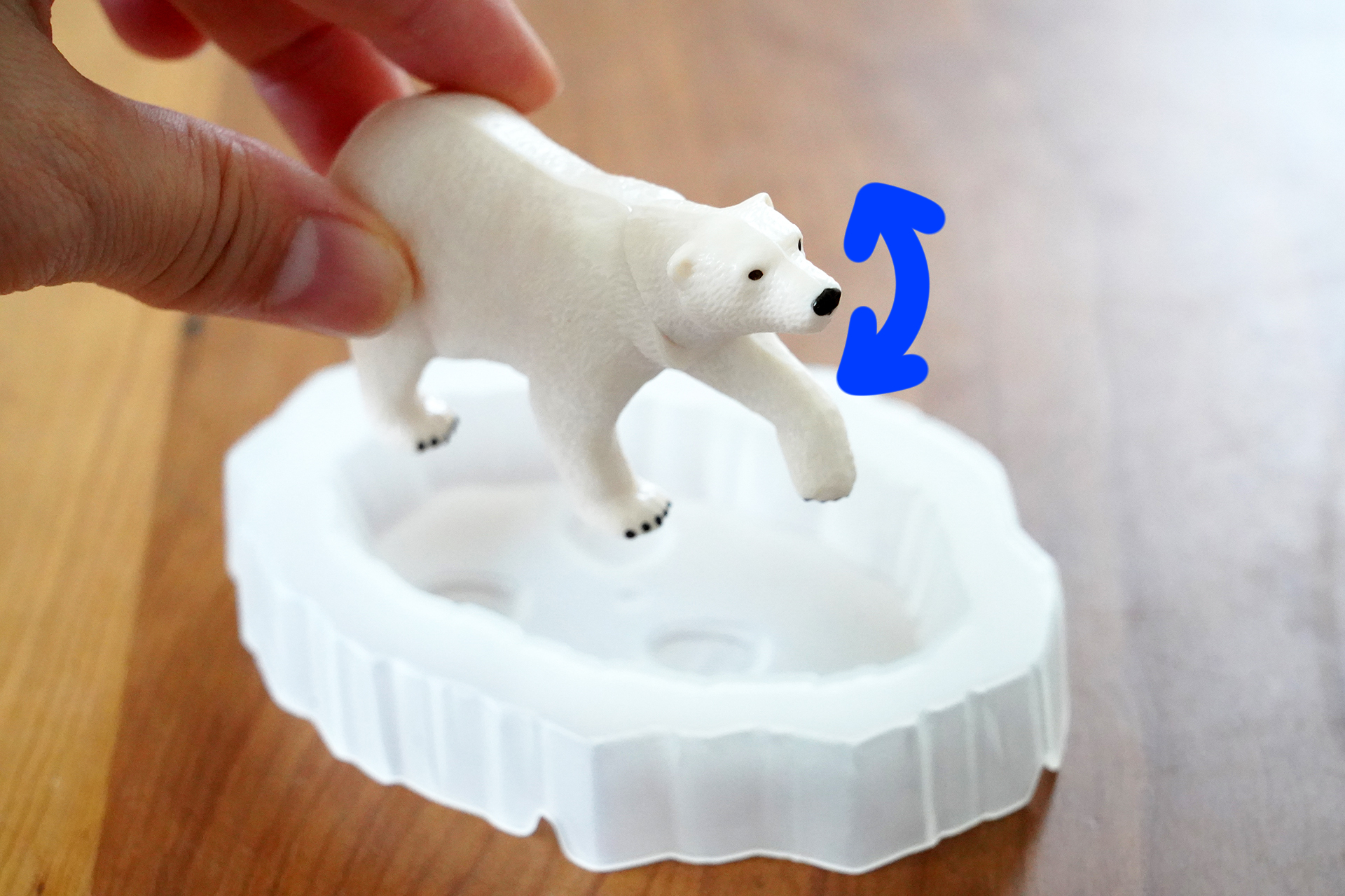 頭を上下に動かすことができる