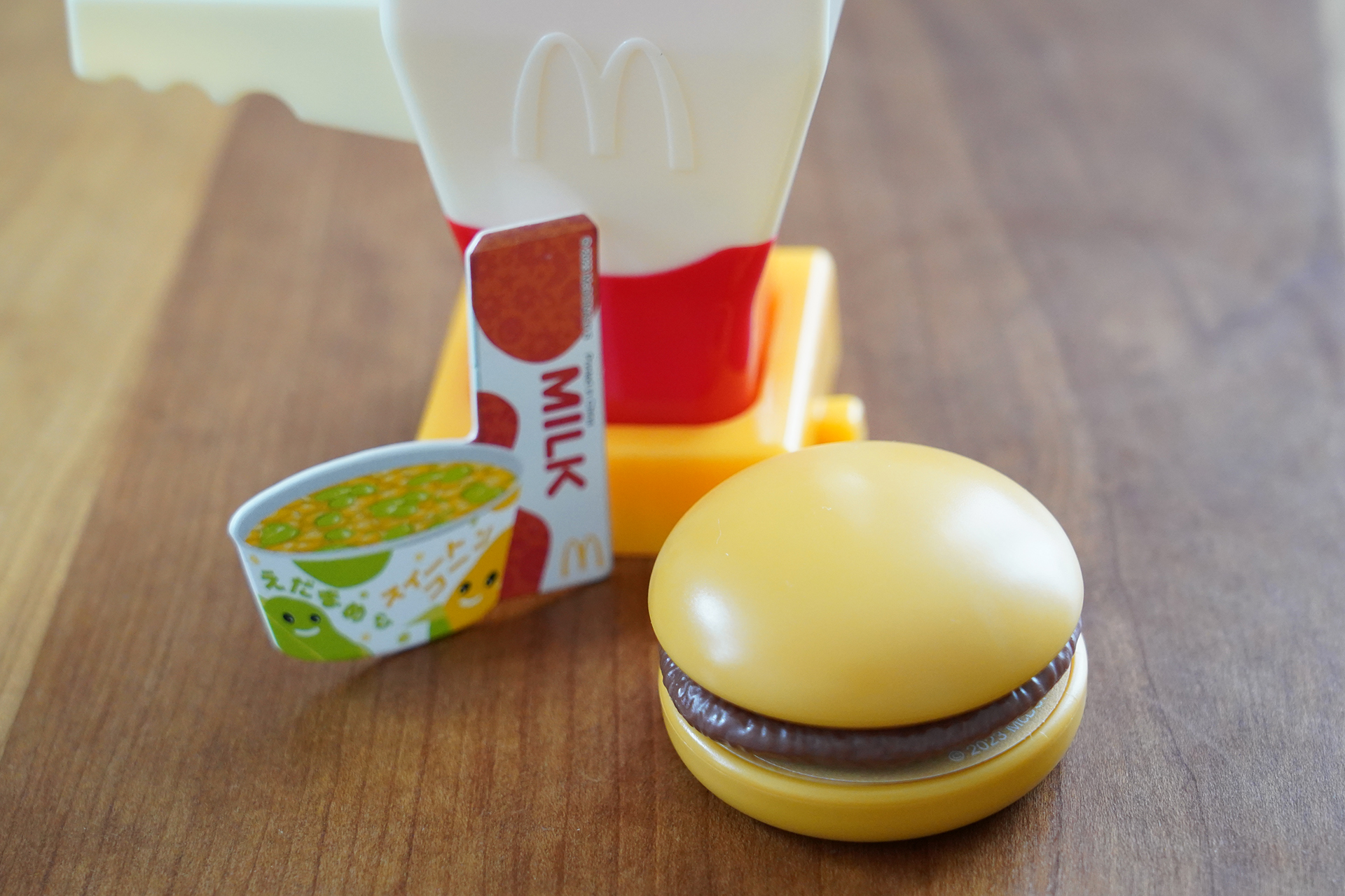 「ハンバーガーのつくりかた」カードを見てハンバーガーを完成させよう