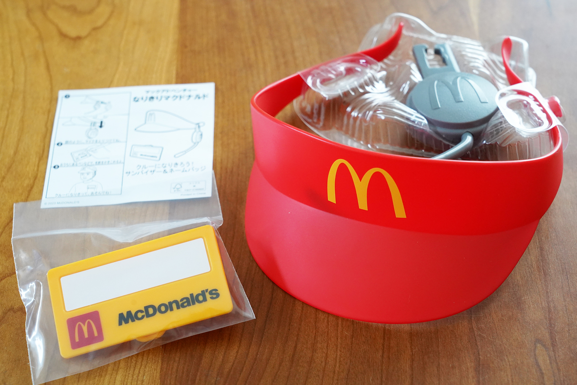 クルーになりきろう！サンバイザー＆ネームバッジ