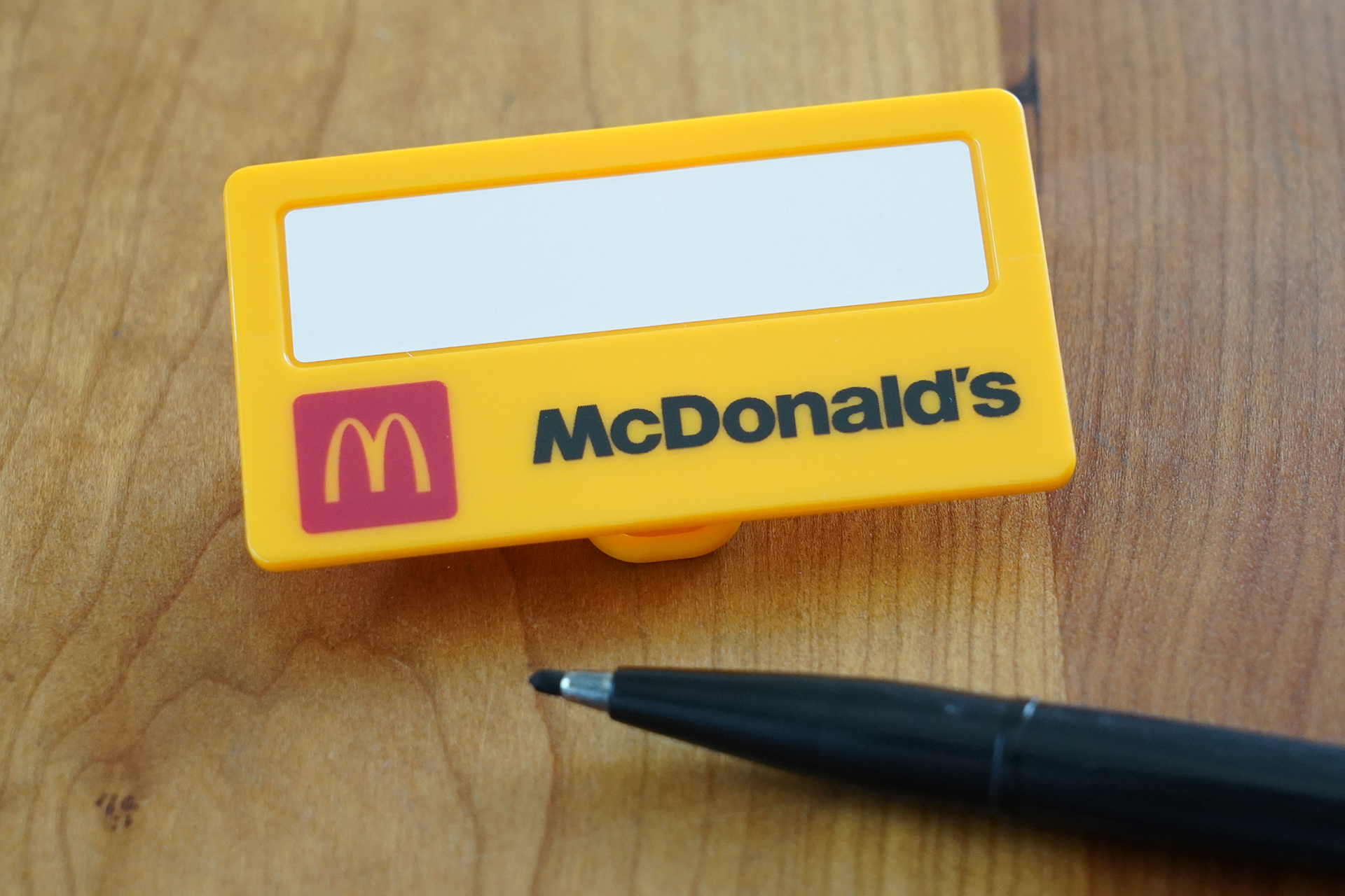 バッジに名前を書こう