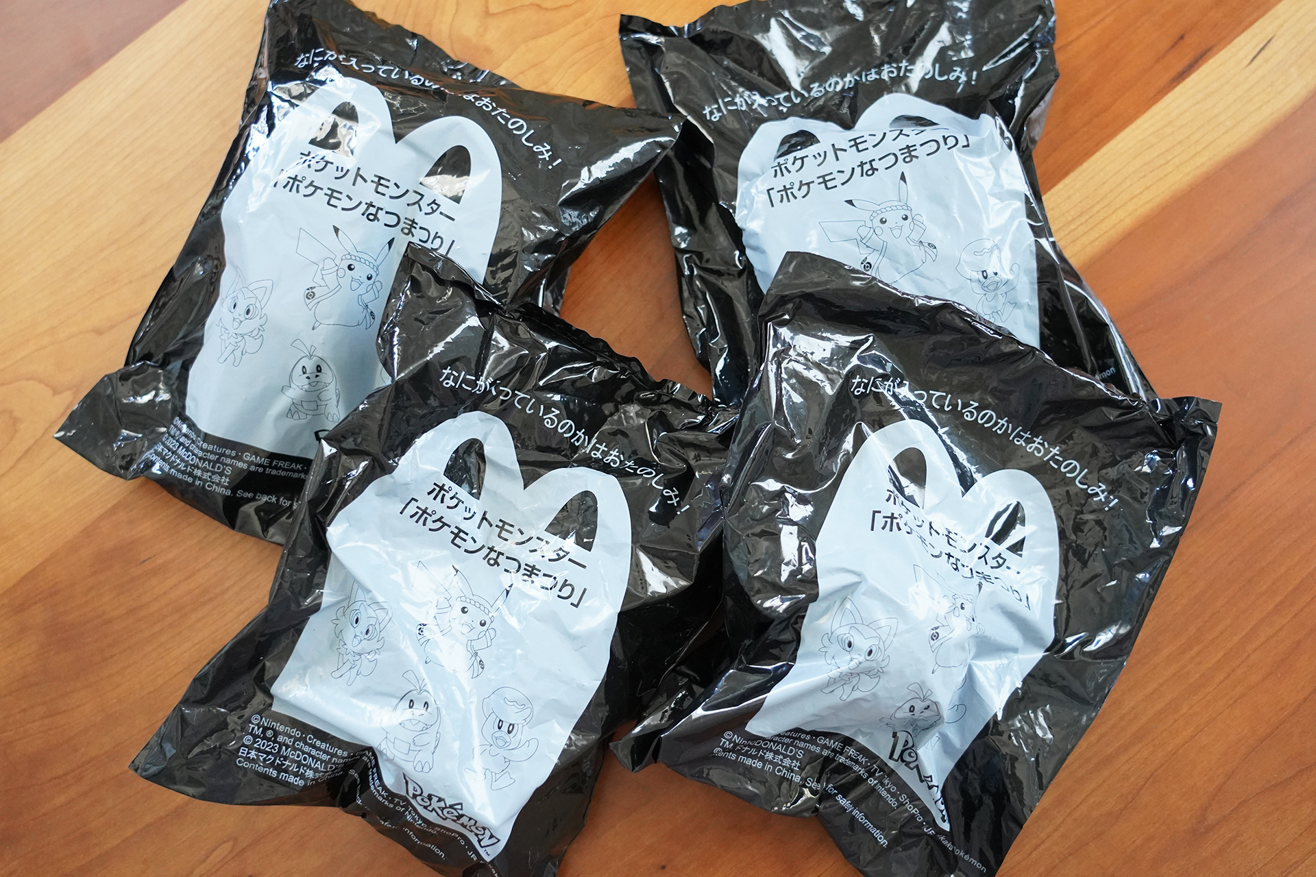 第1弾（左）が4種、第2弾（右）が4種の全8種。複数集めて夏祭り気分をとことん楽しんじゃおう