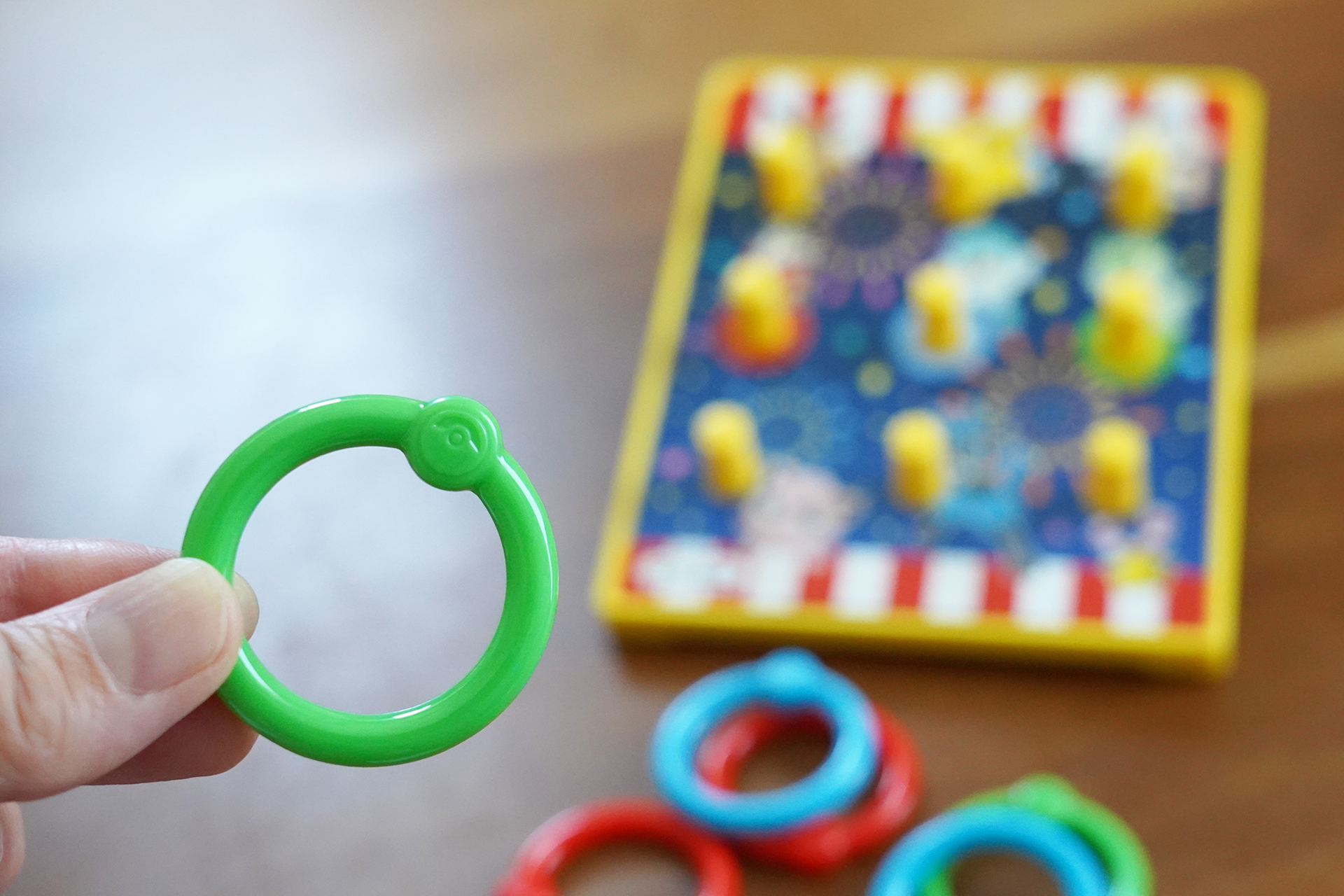 緑の輪ではニャオハ、青い輪ではクワッス、赤い輪ではホゲータを狙ってみて