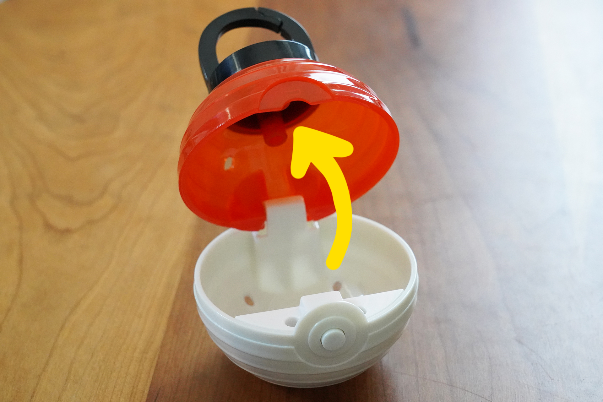 ボタンを押すと開く