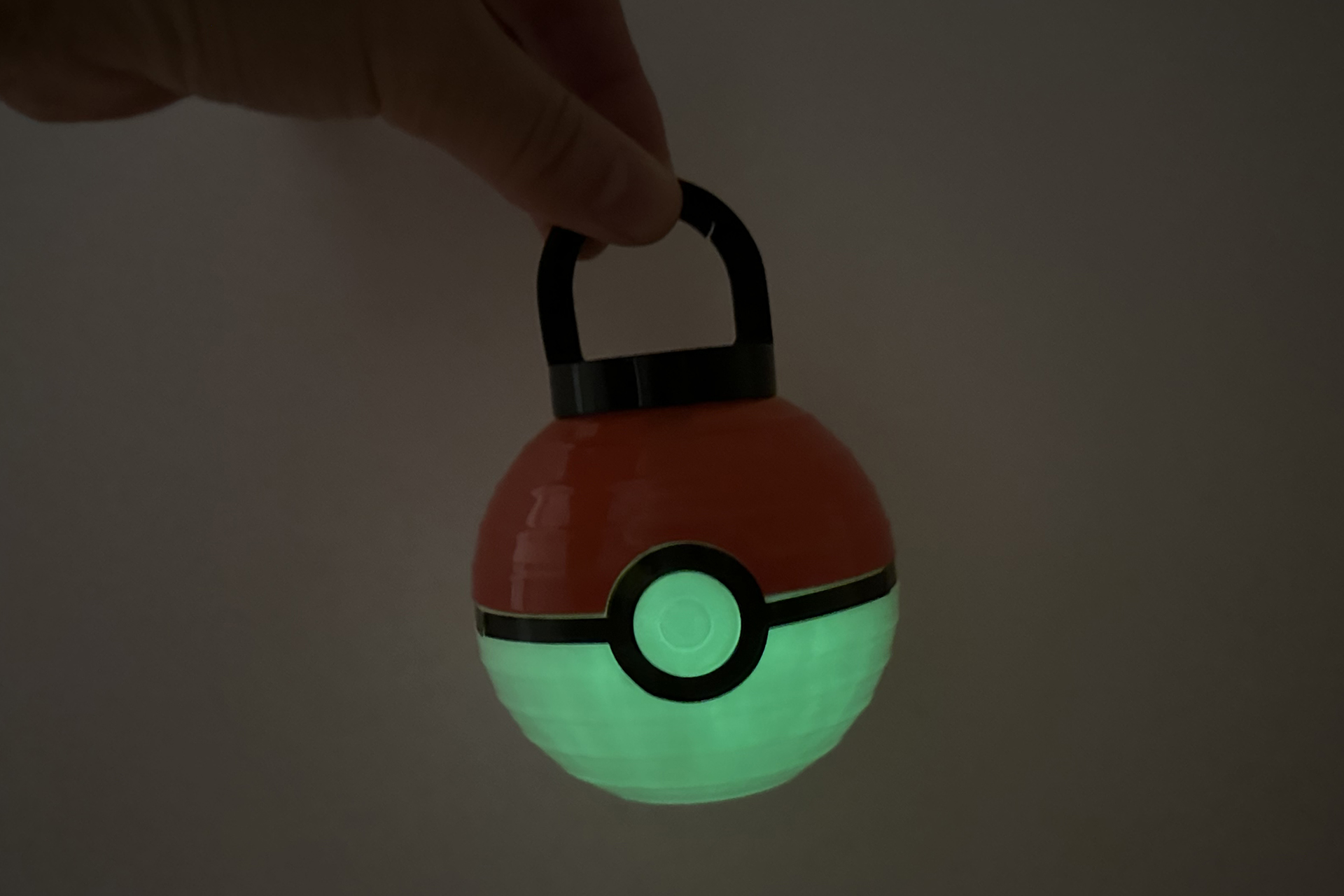 白い部分がほんのり光る