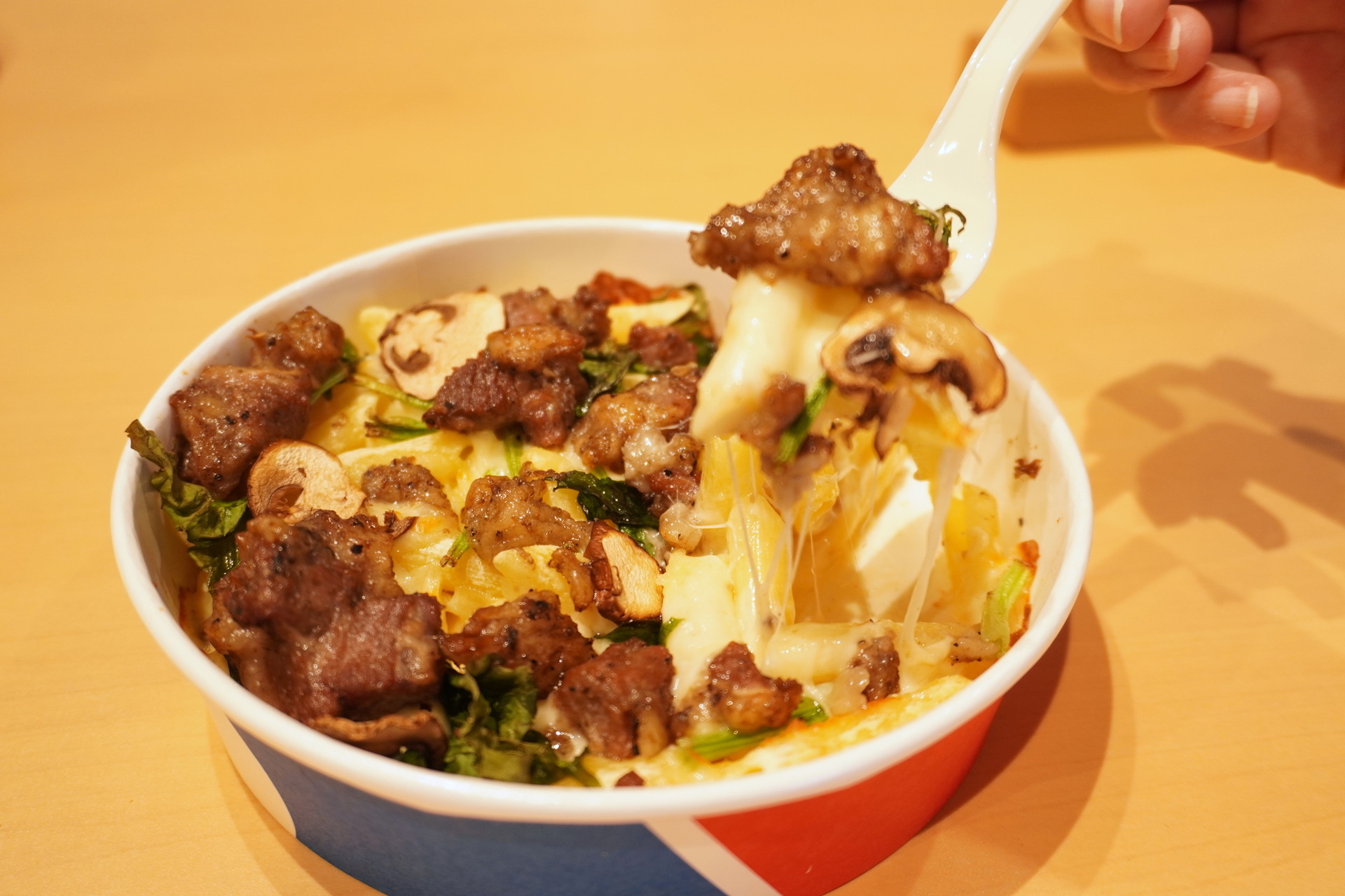 温かいうちに食べると、チーズがのび～る