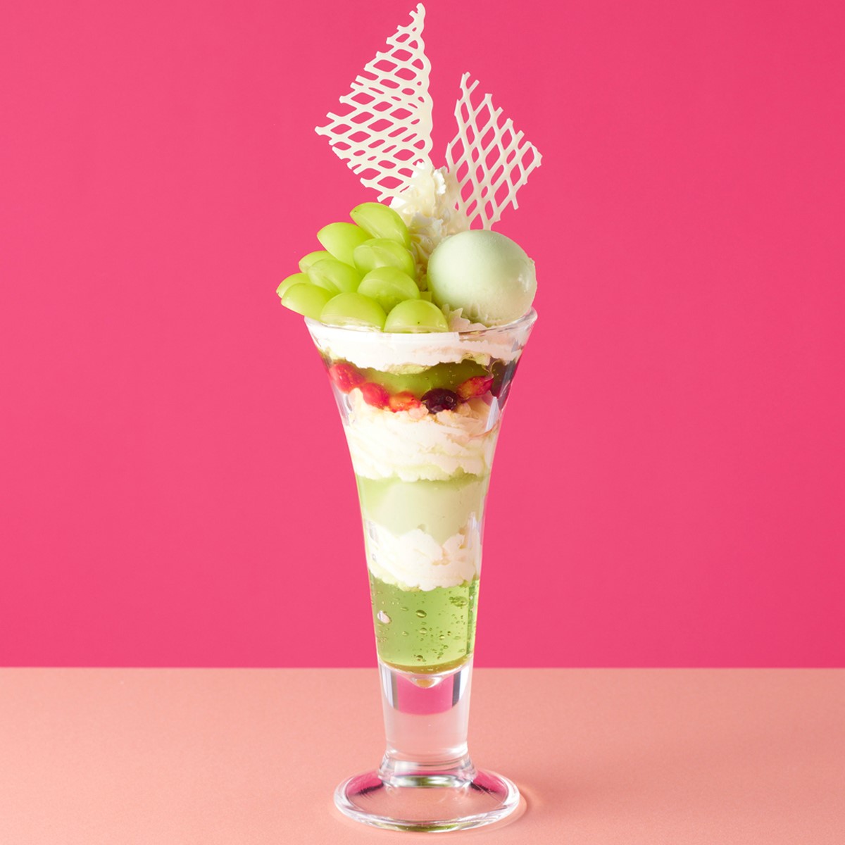 「シャインマスカットパフェ」（1155円）